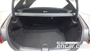 Mercedes-Benz E-Class E300 4MATIC AMG Line 2024 года из Южной Кореи