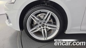 Audi A5 40 TFSI 4WD Sportback 2023 года из Южной Кореи