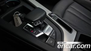 Audi A5 40 TFSI 4WD Sportback 2023 года из Южной Кореи