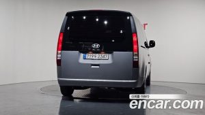Hyundai Staria Tourer 11-Seater 2025 года из Южной Кореи
