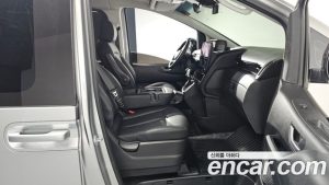 Hyundai Staria Tourer 11-Seater 2025 года из Южной Кореи