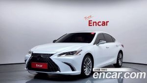 Lexus ES Luxury Plus 2023 года из Южной Кореи