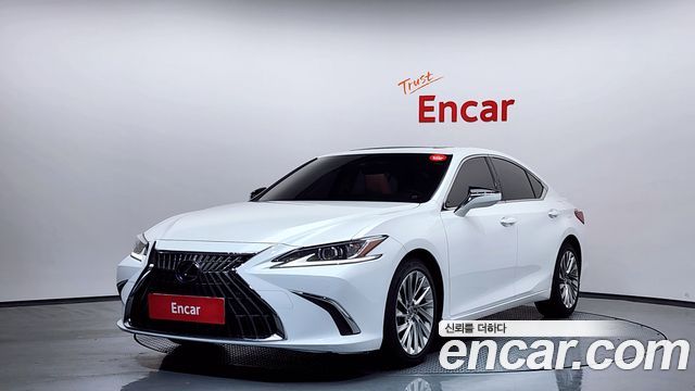 Lexus ES Luxury Plus 2023 года из Кореи