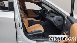 Lexus ES Luxury Plus 2023 года из Южной Кореи