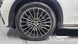 Mercedes-Benz GLC-Class GLC300 4MATIC AMG Line 2024 года из Южной Кореи