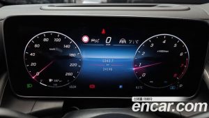 Mercedes-Benz GLC-Class GLC300 4MATIC AMG Line 2024 года из Южной Кореи