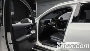 Mercedes-Benz GLC-Class GLC300 4MATIC AMG Line 2024 года из Южной Кореи