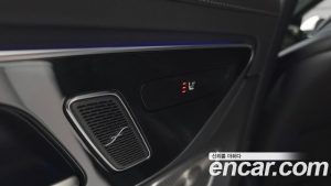 Mercedes-Benz GLC-Class GLC300 4MATIC AMG Line 2024 года из Южной Кореи