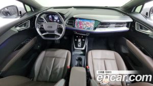 Audi Q4 e-tron 40 Premium 2023 года из Южной Кореи