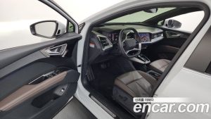 Audi Q4 e-tron 40 Premium 2023 года из Южной Кореи