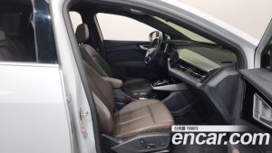 Audi Q4 e-tron 40 Premium 2023 года из Южной Кореи