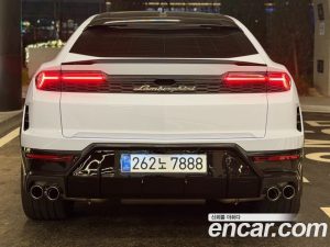Lamborghini Urus 4.0 V8 SE 2025 года из Южной Кореи