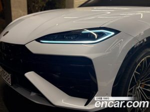Lamborghini Urus 4.0 V8 SE 2025 года из Южной Кореи