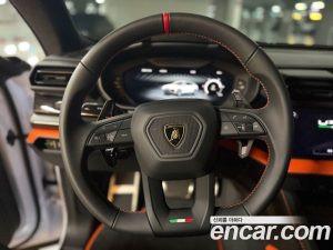 Lamborghini Urus 4.0 V8 SE 2025 года из Южной Кореи