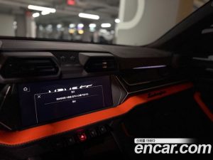Lamborghini Urus 4.0 V8 SE 2025 года из Южной Кореи