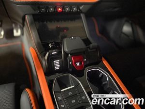 Lamborghini Urus 4.0 V8 SE 2025 года из Южной Кореи