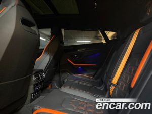 Lamborghini Urus 4.0 V8 SE 2025 года из Южной Кореи