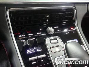 Porsche Panamera 4.0 GTS 2023 года из Южной Кореи
