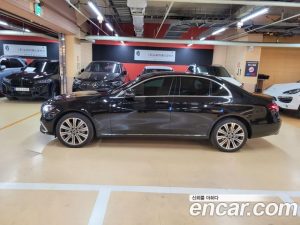 Mercedes-Benz E-Class E350 4MATIC Exclusive 2023 года из Южной Кореи