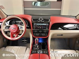 Bentley Bentayga 4.0 V8 2022 года из Южной Кореи