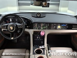 Porsche Taycan 4 CROSS TURISMO 2024 года из Южной Кореи