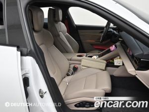 Porsche Taycan 4 CROSS TURISMO 2024 года из Южной Кореи