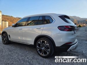 BMW X5 xDrive 40i xLine 2025 года из Южной Кореи