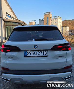 BMW X5 xDrive 40i xLine 2025 года из Южной Кореи