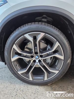 BMW X5 xDrive 40i xLine 2025 года из Южной Кореи
