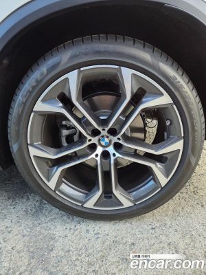 BMW X5 xDrive 40i xLine 2025 года из Южной Кореи