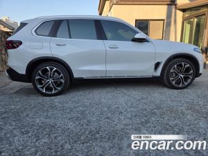 BMW X5 xDrive 40i xLine 2025 года из Южной Кореи
