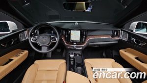 Volvo XC60 B5 ULTIMATE Bright 2024 года из Южной Кореи