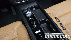 Volvo XC60 B5 ULTIMATE Bright 2024 года из Южной Кореи