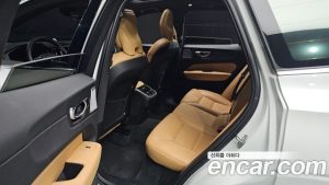 Volvo XC60 B5 ULTIMATE Bright 2024 года из Южной Кореи