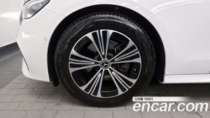 Mercedes-Benz E-Class E200 Avantgarde 2025 года из Южной Кореи