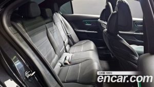 Mercedes-Benz C-Class C300 4MATIC Avantgarde 2024 года из Южной Кореи