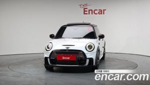 Mini Cooper JCW 2024 года из Южной Кореи