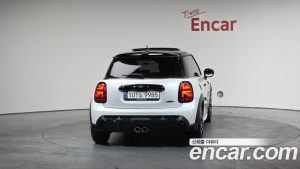 Mini Cooper JCW 2024 года из Южной Кореи