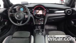 Mini Cooper JCW 2024 года из Южной Кореи