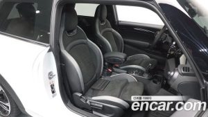 Mini Cooper JCW 2024 года из Южной Кореи