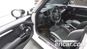 Mini Cooper JCW 2024 года из Южной Кореи