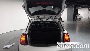 Mini Cooper JCW 2024 года из Южной Кореи