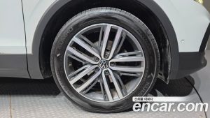 Volkswagen Tiguan 2.0 TDI Prestige 2023 года из Южной Кореи