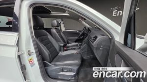 Volkswagen Tiguan 2.0 TDI Prestige 2023 года из Южной Кореи