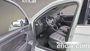 Volkswagen Tiguan 2.0 TDI Prestige 2023 года из Южной Кореи