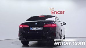 BMW 5-Series 520i M Sport 2024 года из Южной Кореи