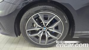BMW 5-Series 520i M Sport 2024 года из Южной Кореи