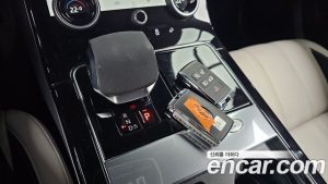 Land Rover Range Rover Velar 2.0 P250 R-Dynamic SE 2023 года из Южной Кореи