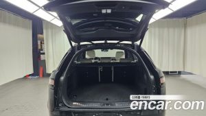 Land Rover Range Rover Velar 2.0 P250 R-Dynamic SE 2023 года из Южной Кореи