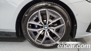 BMW 5-Series 520i M Sport 2024 года из Южной Кореи
